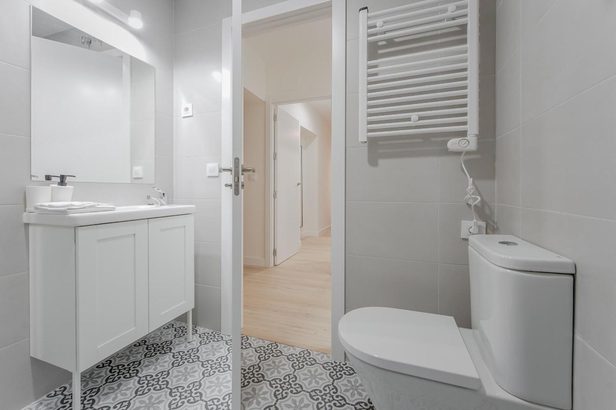 Modern Apt Para 6Pax En La Plaza De Tirso-Centro E1 Madrid Exteriér fotografie