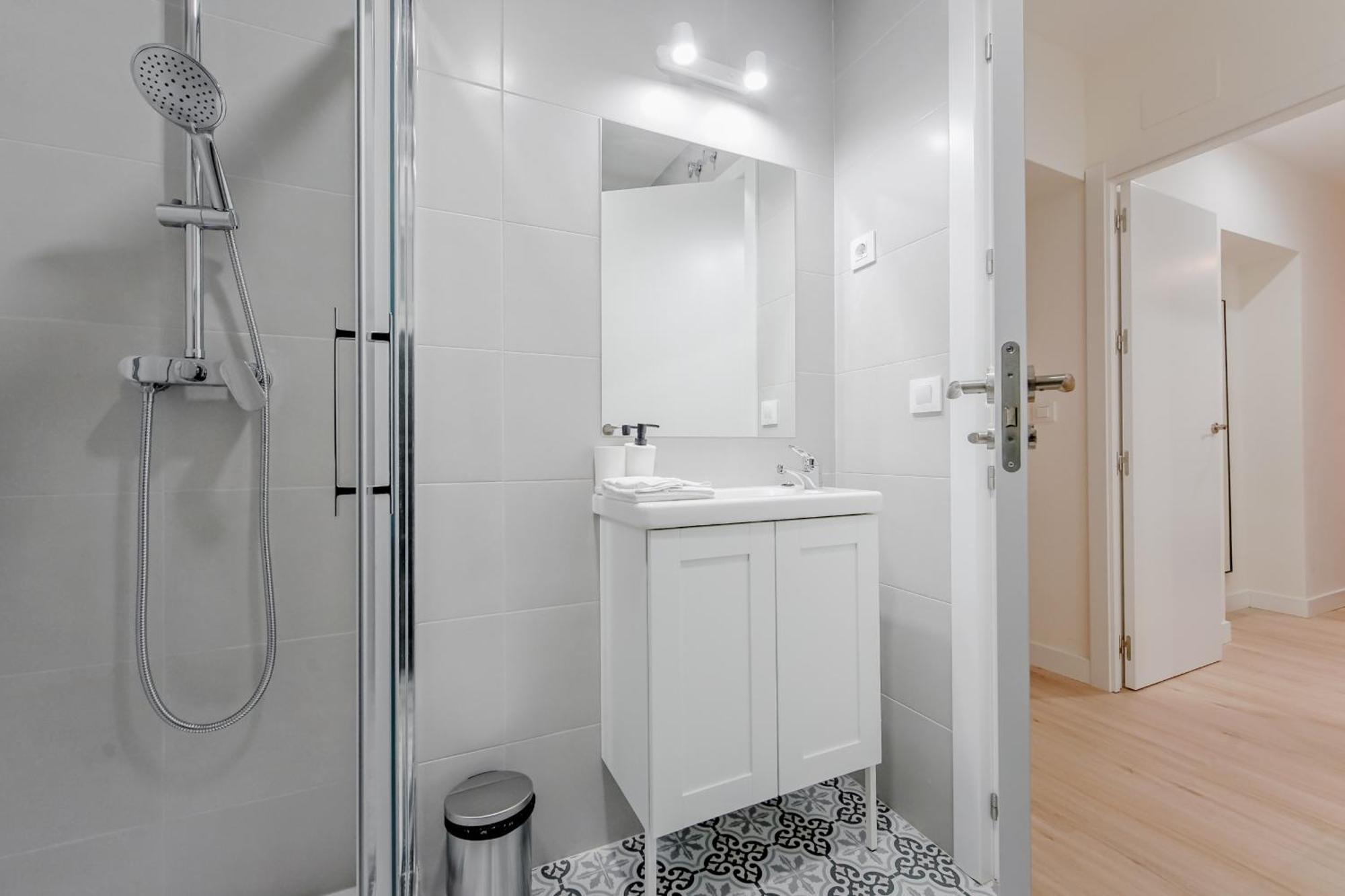 Modern Apt Para 6Pax En La Plaza De Tirso-Centro E1 Madrid Exteriér fotografie